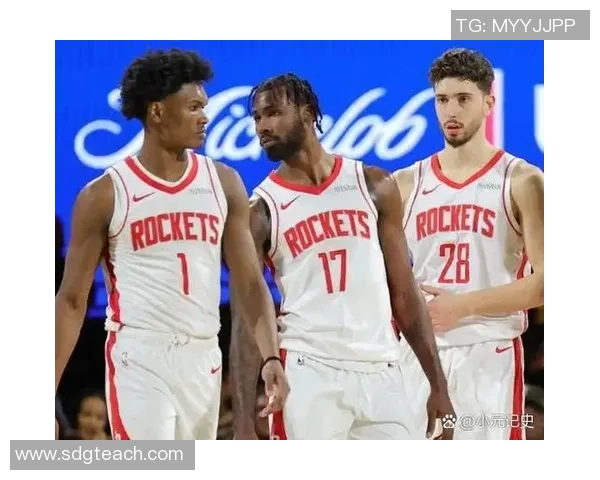 火箭队与尼克斯的激烈对决分析及赛季前景展望